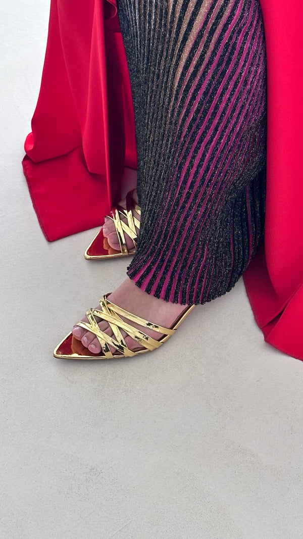 Gold heel