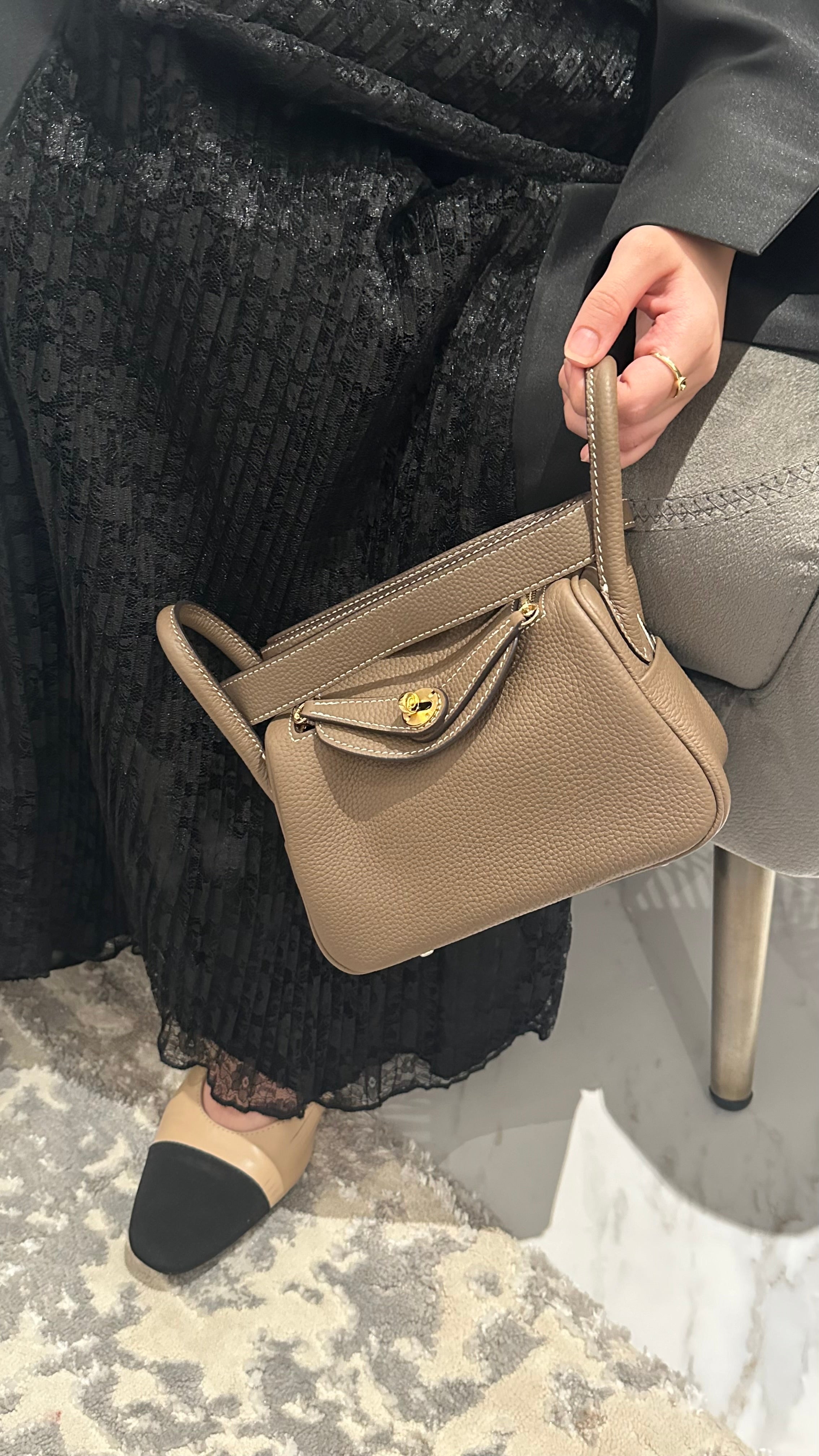 Hermes Lindy Bag in Etoupe – Luxury Shoulder Bag UAE | Clear UAE
