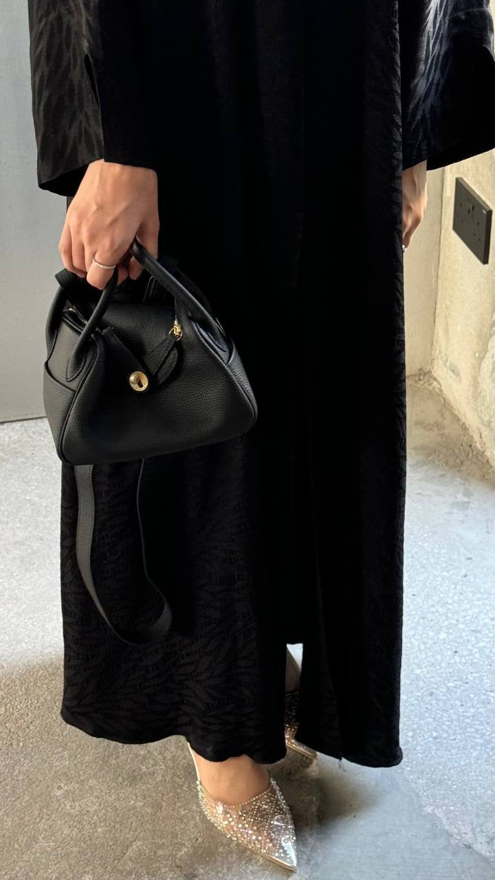Hermes Lindy Bag in Black – Luxury Shoulder Bag UAE | Clear UAE
