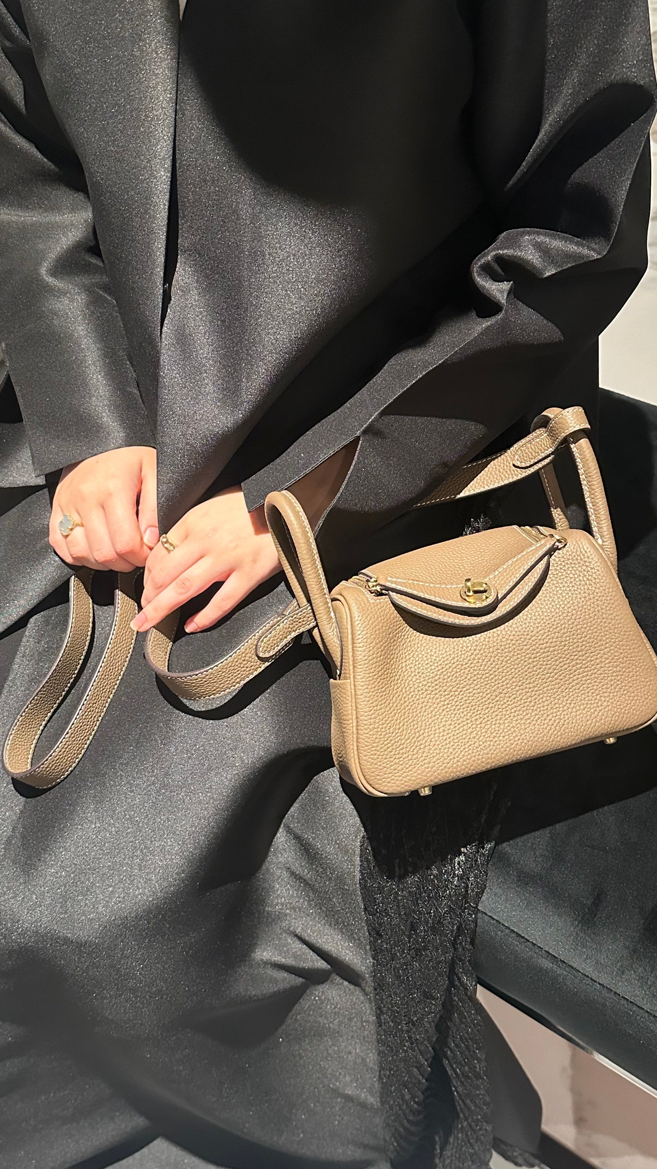 Hermes Lindy Bag in Etoupe – Luxury Shoulder Bag UAE | Clear UAE
