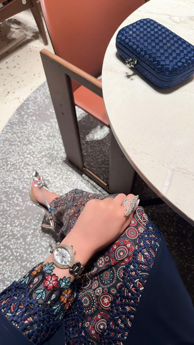 Blue Mini Clutch Size Reference - Luxury Clutch | Clear UAE
