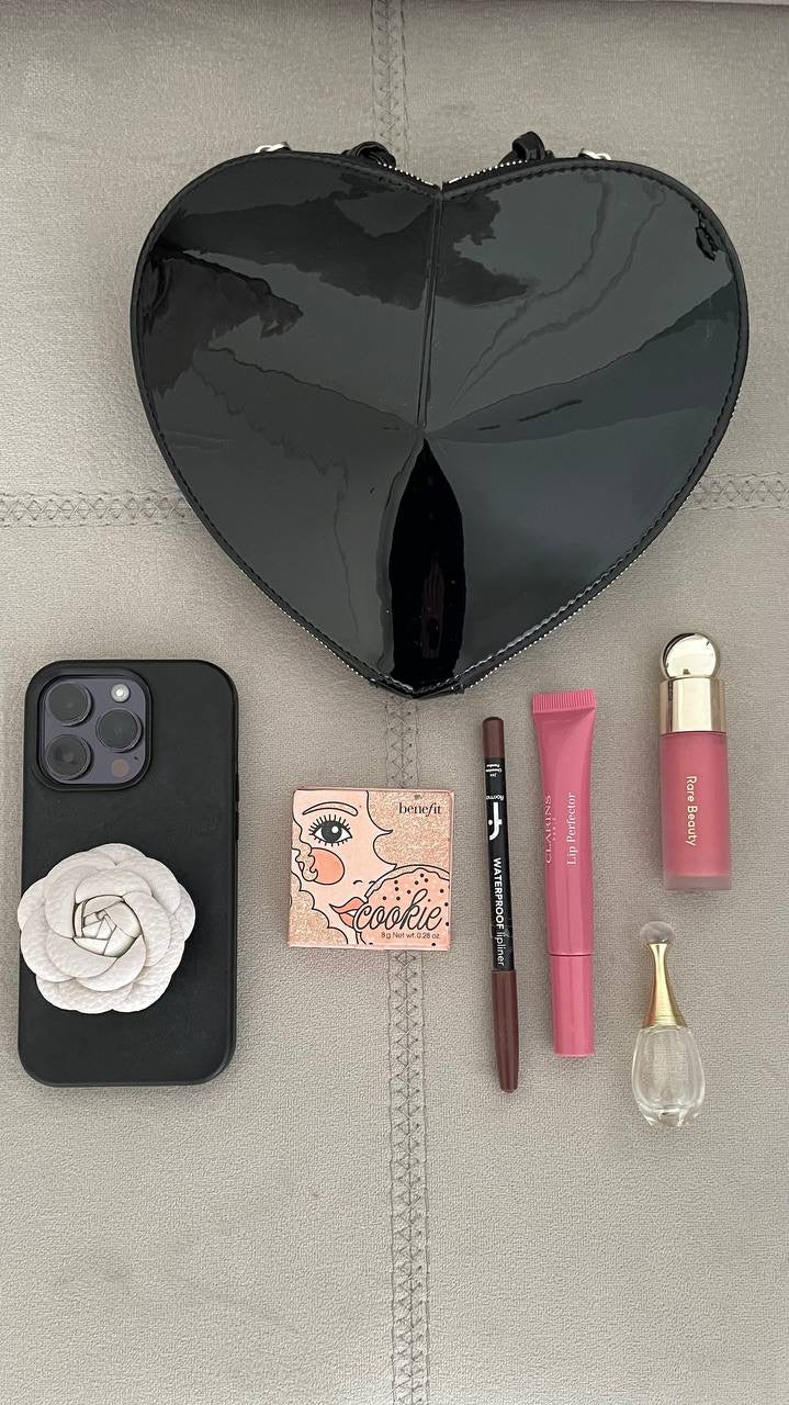 Heart - gloss black