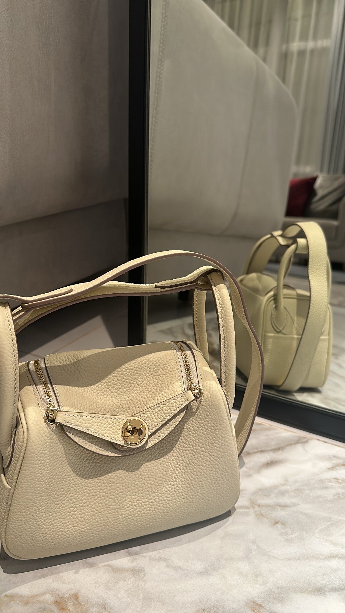 Hermes Lindy Bag in White – Luxury Shoulder Bag UAE | Clear UAE
