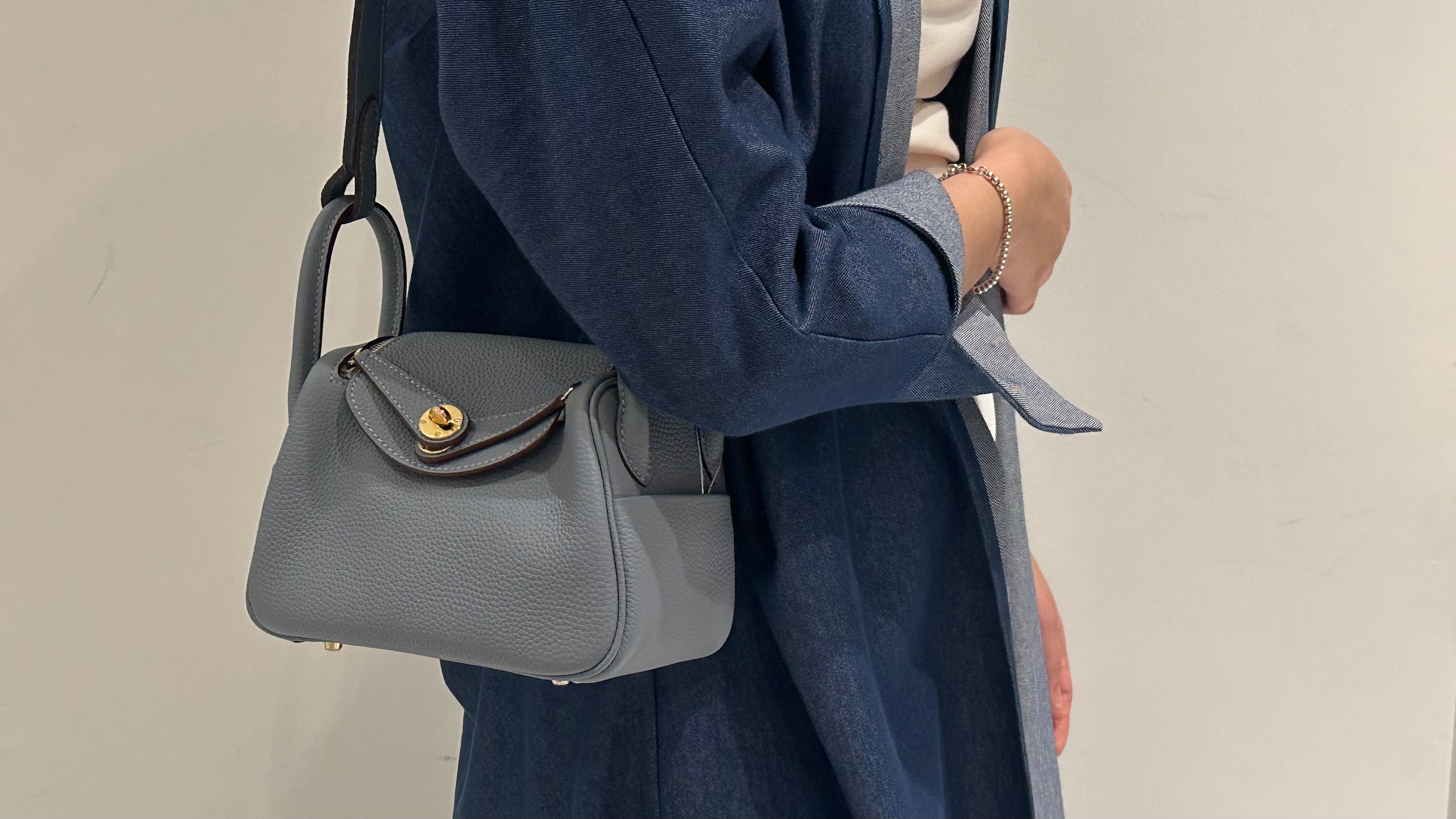 Hermes Lindy Bag in Light Blue – Luxury Shoulder Bag UAE | Clear UAE
