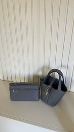 P ostrich -grey