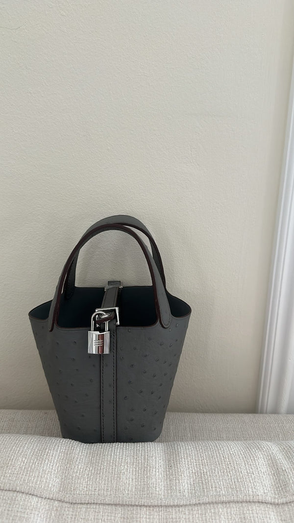P ostrich -grey