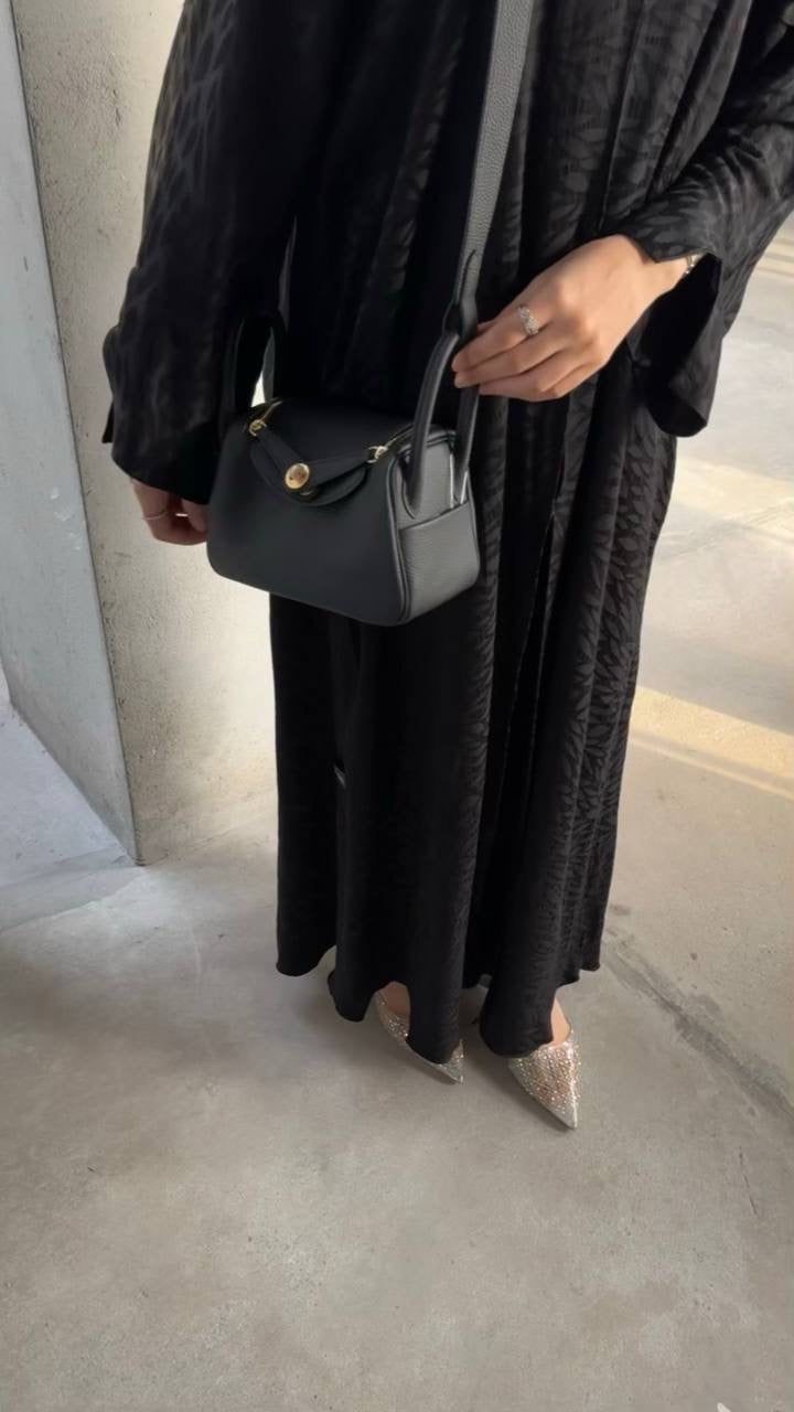 Hermes Lindy Bag in Black – Luxury Shoulder Bag UAE | Clear UAE
