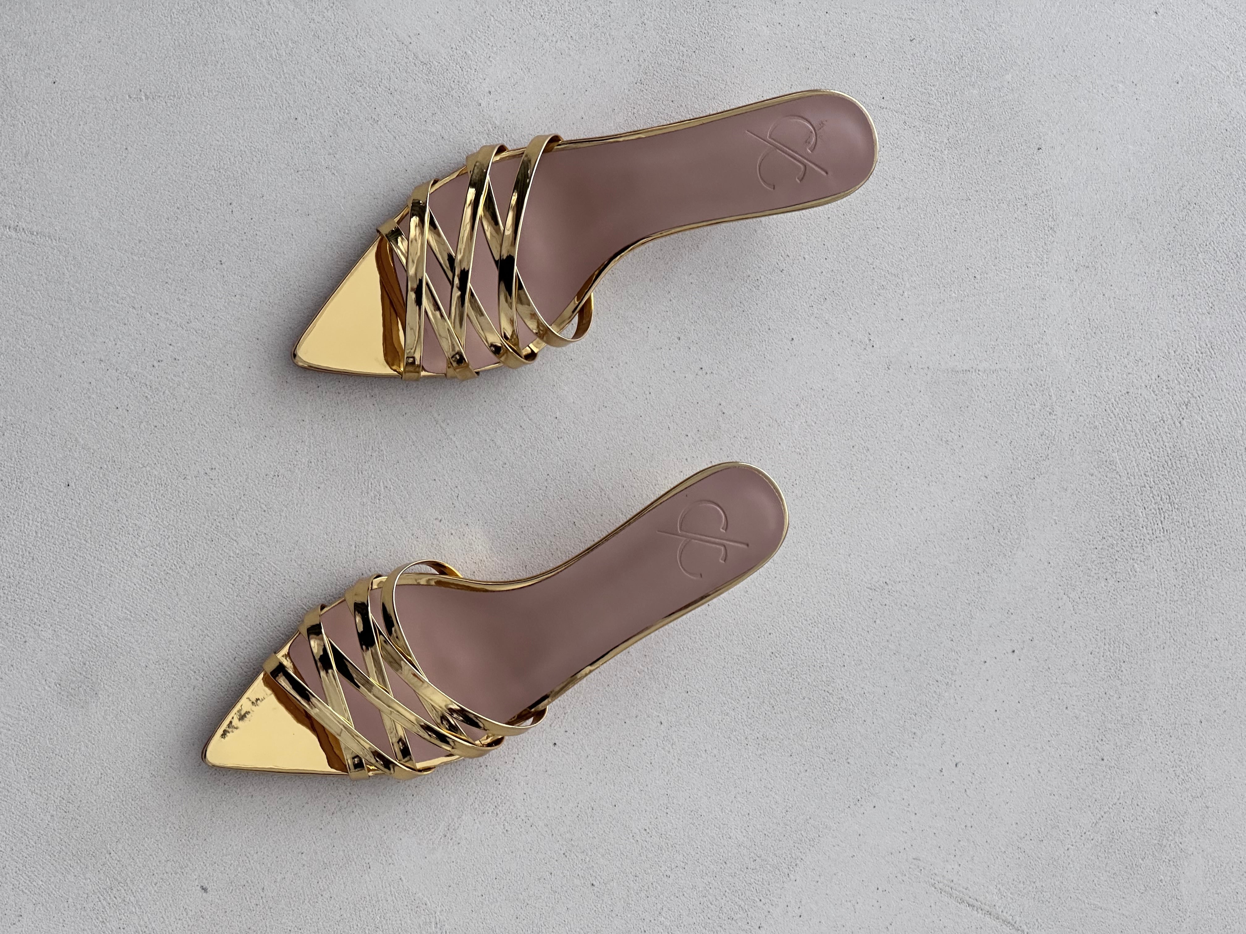 Gold heel