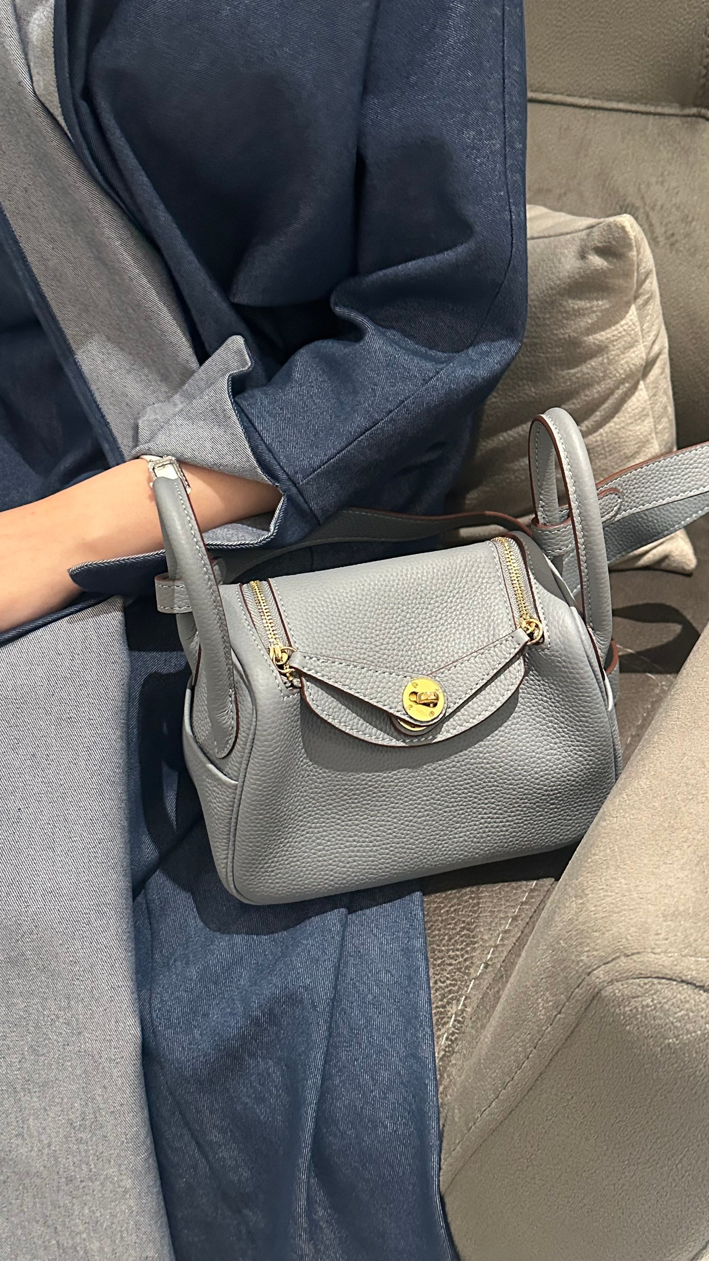 Hermes Lindy Bag in Light Blue – Luxury Shoulder Bag UAE | Clear UAE
