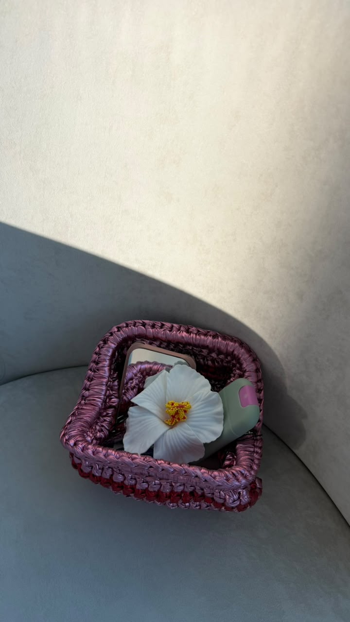 Mix Pink Red Bag open view with flower
